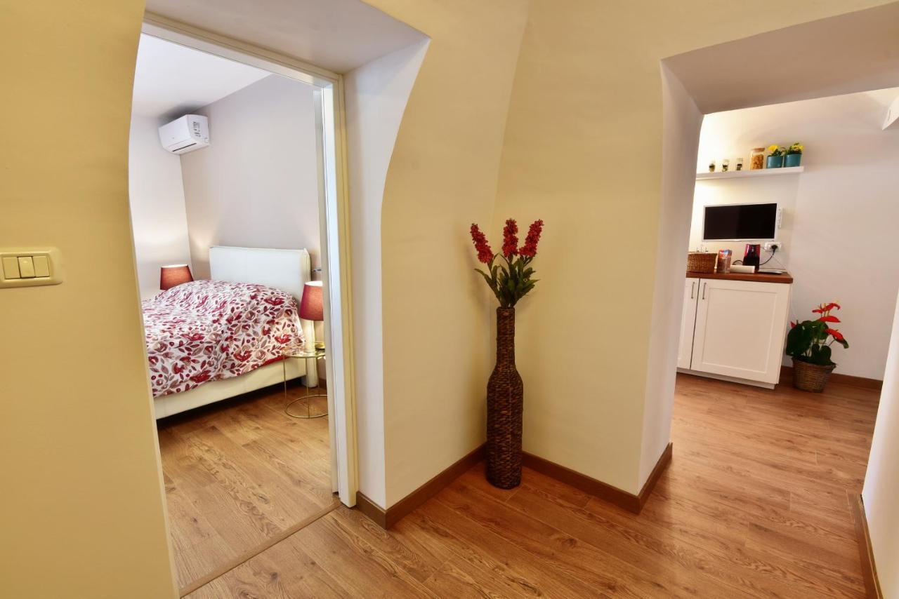 Badia Apartment Catania Bagian luar foto