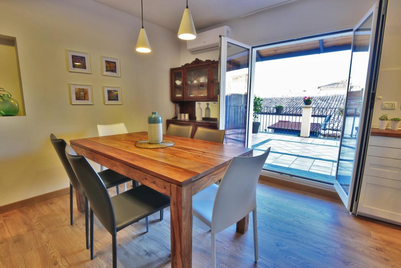 Badia Apartment Catania Bagian luar foto