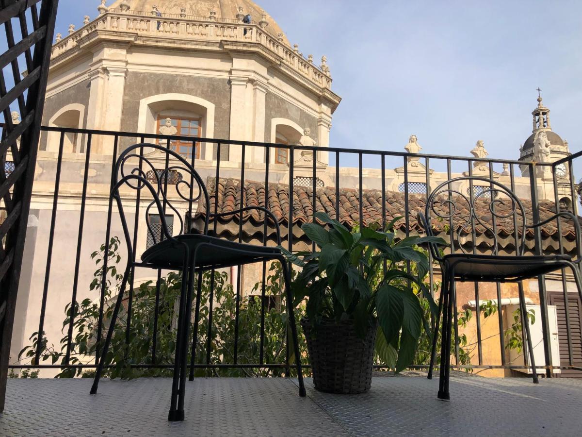 Badia Apartment Catania Bagian luar foto